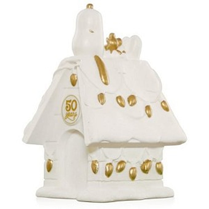 2015 50th Anniversary Doghouse, Peanuts